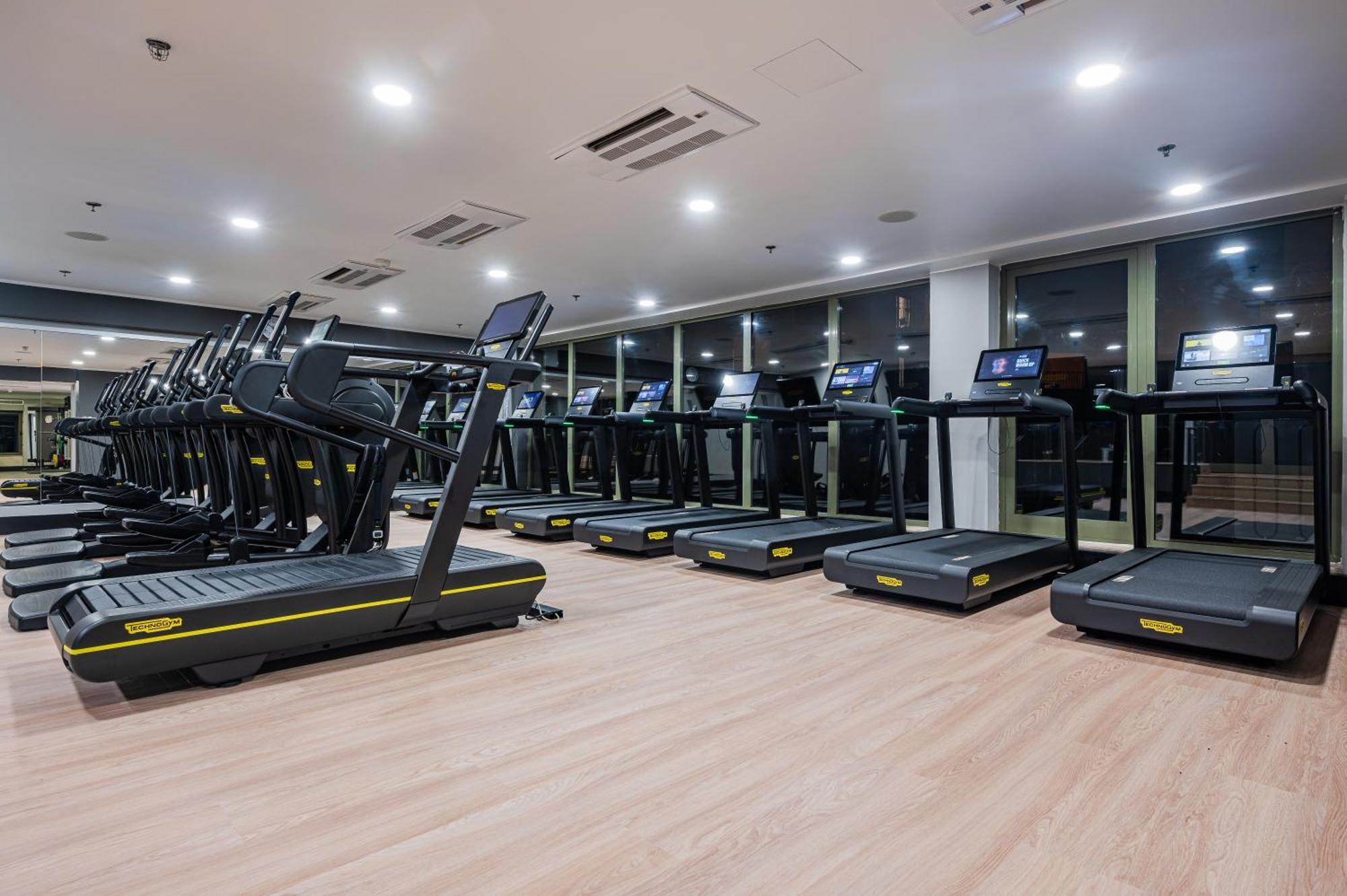 Hotel Hilton Malta San Julián Exterior foto The gym at the hotel