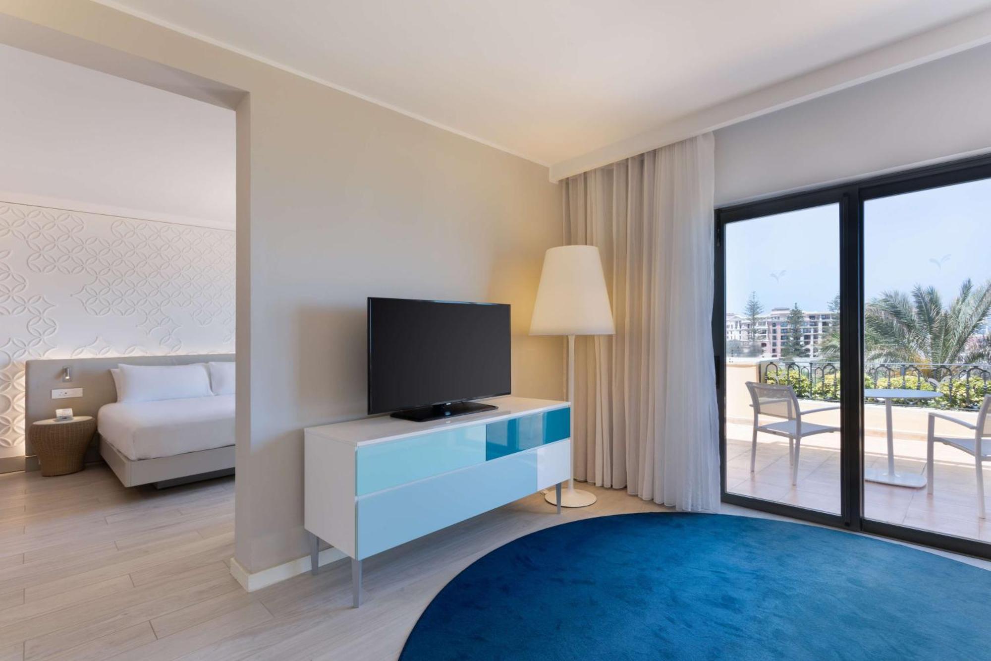 Hotel Hilton Malta San Julián Exterior foto