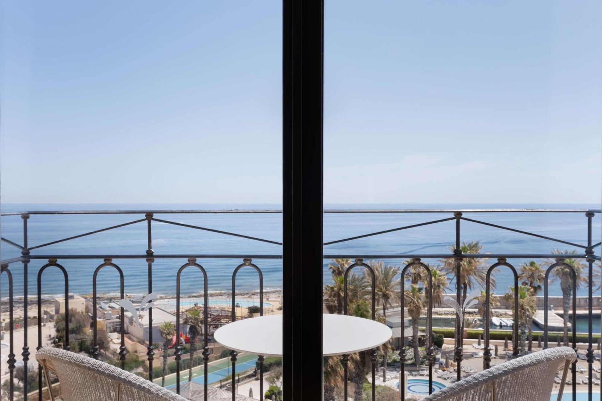 Hotel Hilton Malta San Julián Exterior foto